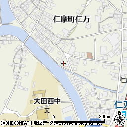 島根県大田市仁摩町仁万上本1525周辺の地図