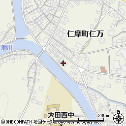 島根県大田市仁摩町仁万上本1513周辺の地図