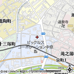 愛知県瀬戸市東十三塚町62周辺の地図