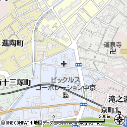 愛知県瀬戸市東十三塚町69周辺の地図