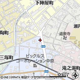 愛知県瀬戸市東十三塚町22周辺の地図