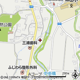 静岡県御殿場市神山837-17周辺の地図