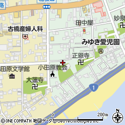 秋山ビル周辺の地図