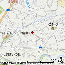 神奈川県三浦郡葉山町一色1885-4周辺の地図