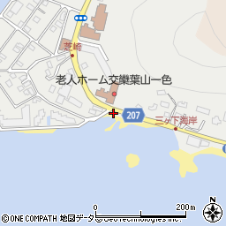 神奈川県三浦郡葉山町一色2400-6周辺の地図