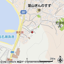 神奈川県三浦郡葉山町一色2496周辺の地図