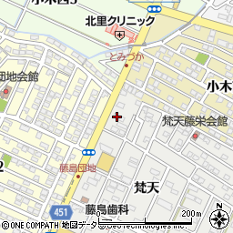 愛知県小牧市藤島町梵天6周辺の地図
