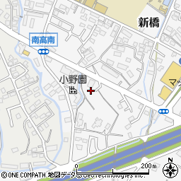静岡県御殿場市新橋1376-1周辺の地図