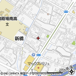 静岡県御殿場市新橋889-12周辺の地図