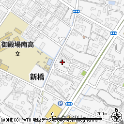 静岡県御殿場市新橋886-1周辺の地図