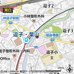 ヤワタ学生服逗子店周辺の地図