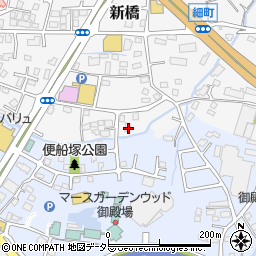 静岡県御殿場市新橋402-1周辺の地図