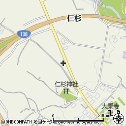 静岡県御殿場市仁杉1057周辺の地図