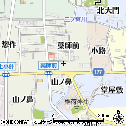 愛知県犬山市薬師前3-31周辺の地図