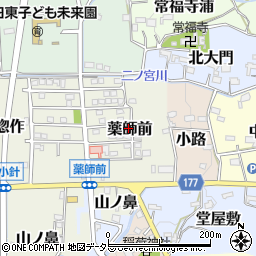 愛知県犬山市薬師前13-12周辺の地図