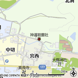 神道祖霊社周辺の地図