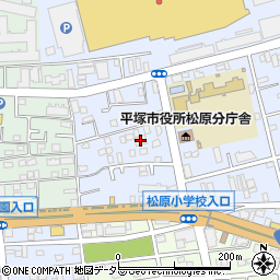スリーライツ湘南周辺の地図