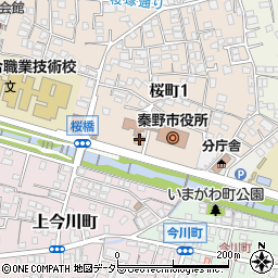 ファミリーマート秦野市役所前店周辺の地図