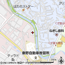 神奈川県秦野市曽屋1011周辺の地図