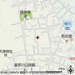 神奈川県秦野市堀西867周辺の地図
