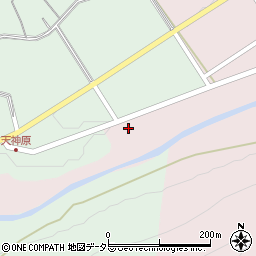 鳥取県鳥取市河原町曳田880-16周辺の地図