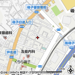 日成磯子マンション周辺の地図