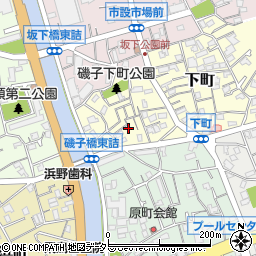 神奈川県横浜市磯子区下町3-26周辺の地図