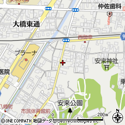 島根県安来市安来町八幡町1372-3周辺の地図