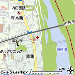 神奈川県厚木市幸町9-6周辺の地図