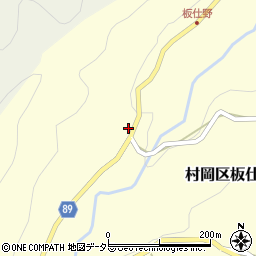 兵庫県美方郡香美町村岡区板仕野229周辺の地図