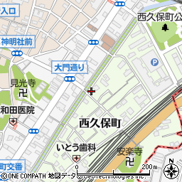 秋山店舗付共同住宅周辺の地図