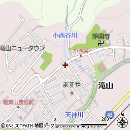 滝山越塚公民館周辺の地図