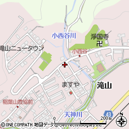 滝山越塚公民館周辺の地図