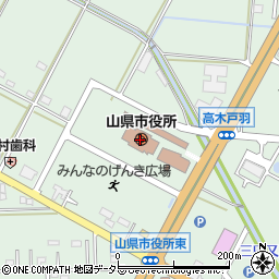 山県市役所　教育委員会学校教育課周辺の地図