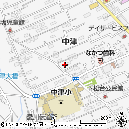 神奈川県愛甲郡愛川町中津677-9周辺の地図