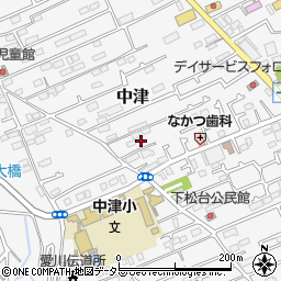 神奈川県愛甲郡愛川町中津677-3周辺の地図