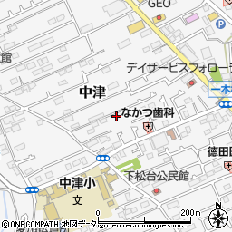 神奈川県愛甲郡愛川町中津712-4周辺の地図