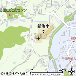 横浜市立新治小学校周辺の地図