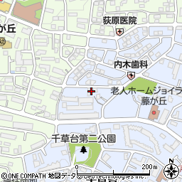 神奈川県横浜市青葉区千草台12-4周辺の地図