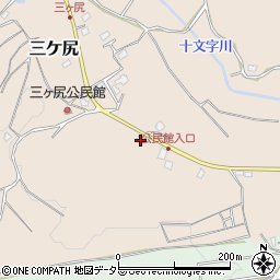 千葉県東金市三ケ尻12-1周辺の地図