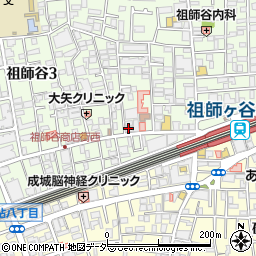 サロン・ド・ドゥ・クール周辺の地図