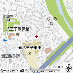 東京都八王子市泉町1490-12周辺の地図
