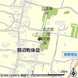 山梨県甲州市勝沼町休息1682周辺の地図