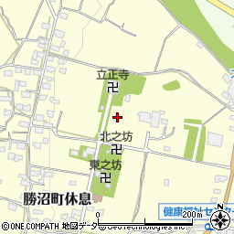 山梨県甲州市勝沼町休息1695-3周辺の地図