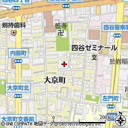 東京都新宿区大京町7周辺の地図
