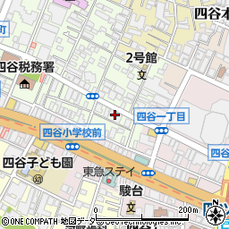 東京都新宿区四谷三栄町3周辺の地図