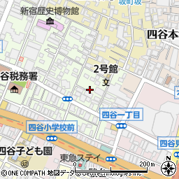 東京都新宿区四谷三栄町15周辺の地図