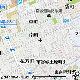 東京都新宿区南町11周辺の地図