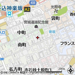 東京都新宿区南町32周辺の地図