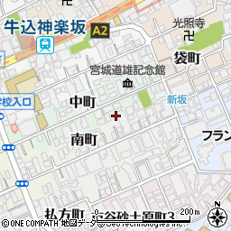 東京都新宿区中町11周辺の地図